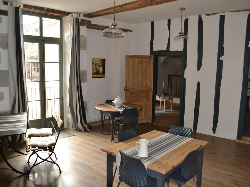 Hôtel Du Côté de Chez Jeanne à Fourcès 4*,  France