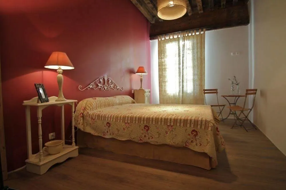 Hôtel Du Côté de Chez Jeanne à Fourcès 4*,